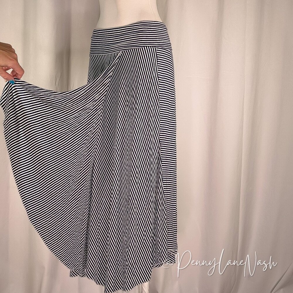 Chelsea & Theodore Striped Faux Wrap Skirt Size Small - Picture 7 of 7